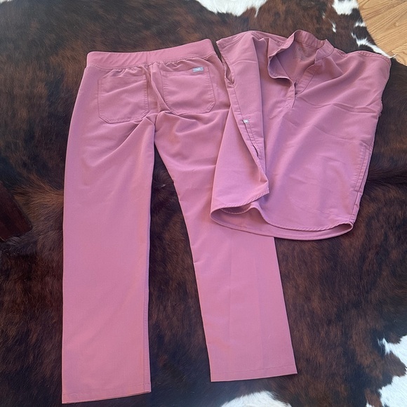 Pink Scrub Set - Picture 1 of 5